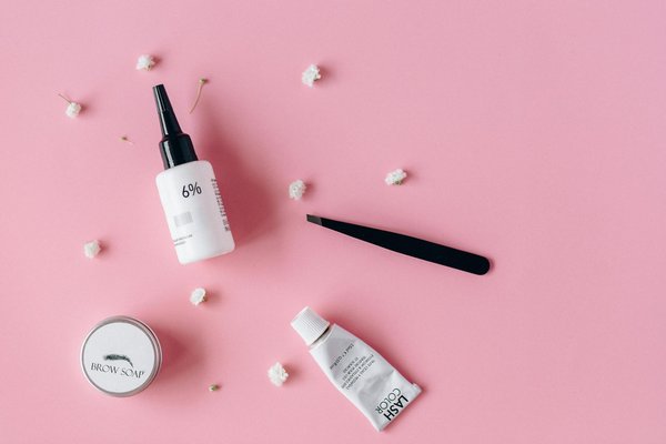 L"art de la élégance : associez vos foulards en soie à la perfection pour élever vos tenues de soirée